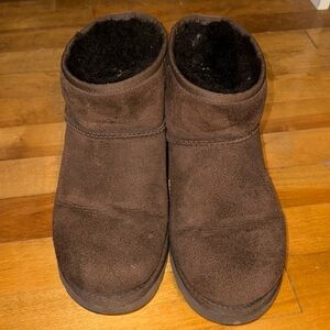 Women’s Ugg Minis
